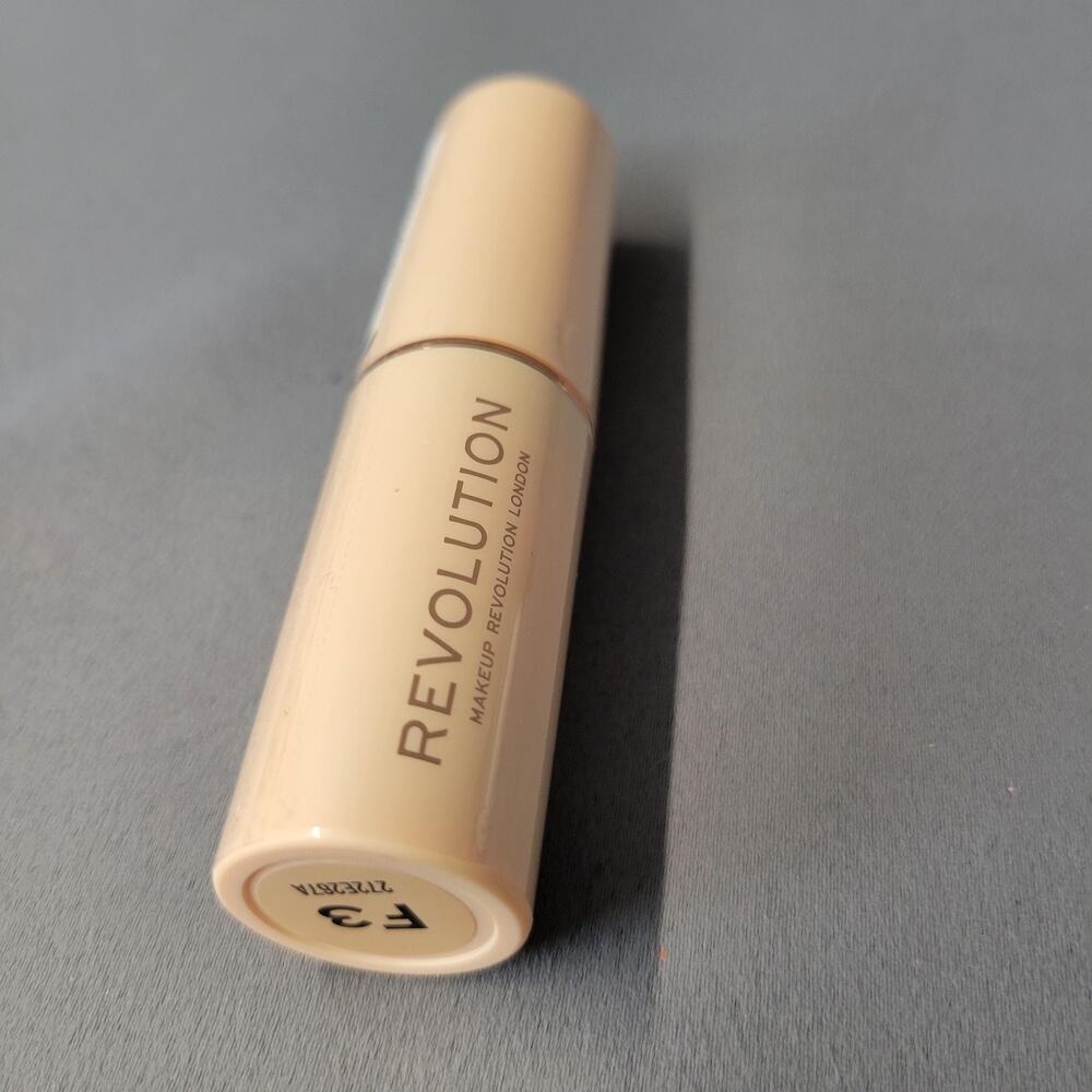 Makeup‎ Revolution London Fast Base Stick Foundation Shade F3 0.21 oz 6.2 g New